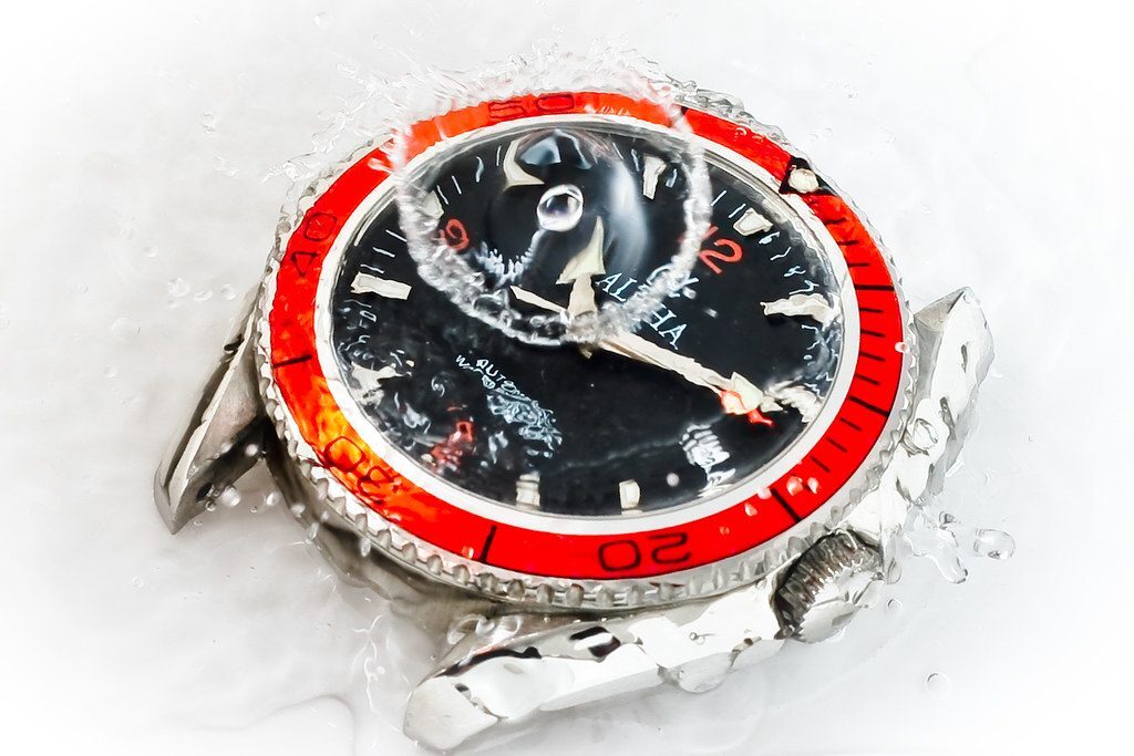 Rotating Bezel, Dive Watch, Submerged, Water-resistant, Red Watch Face